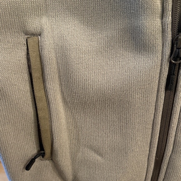 Filson Men's Sage Green Fleece Vest - Picture 4 of 5